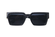 Load image into Gallery viewer, LOUIS VUITTON ルイヴィトン サングラス Z1165E 1.1 ミリオネア ブラック 58□17 145 ゴールド金具 美品 中古 4c075579