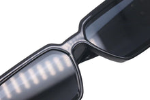 Load image into Gallery viewer, LOUIS VUITTON ルイヴィトン サングラス Z1165E 1.1 ミリオネア ブラック 58□17 145 ゴールド金具 美品 中古 4c075579