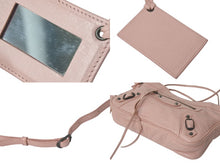 Load image into Gallery viewer, 極美品 BALENCIAGA バレンシアガ ザ ゲッタウェイ ショルダーバッグ 242803 6820 ピンク レザー ブラックメタル金具 中古 4c075641