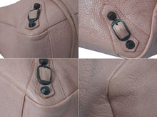 Load image into Gallery viewer, BALENCIAGA バレンシアガ ザヒップ ワンショルダーバッグ 309935 6820 レザー ピンク ブラックメタル金具 美品 中古 4c075651