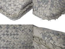 Load image into Gallery viewer, 極美品 BOTTEGAVENETA ボッテガヴェネタ ショルダーバッグ イントレチャート フリンジ ホーボー レザー アイボリー 中古 4c075652