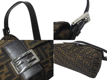 Load image into Gallery viewer, 極美品 FENDI フェンディ マンマバケット ショルダーバッグ ズッカ柄 26325 ブラウン コットンキャンバス レザー シルバー金具 中古 4c075653