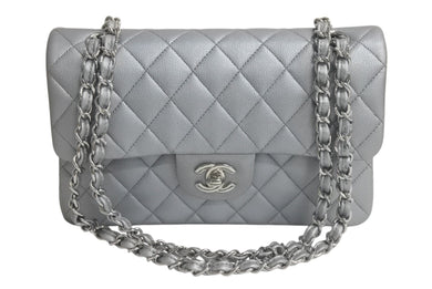 CHANEL シャネル チェーンショルダーバッグ マトラッセ23 キャビアスキン シルバー シルバー金具 ランダムシリアル 中古 4c075675