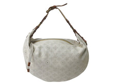 Load image into Gallery viewer, 極美品 LOUIS VUITTON ルイヴィトン マヒナ オナタGM ショルダーバッグ M95460 ブロン ホワイト ブラウン レザー ゴールド金具 中古 4c075692