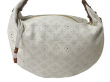 Load image into Gallery viewer, 極美品 LOUIS VUITTON ルイヴィトン マヒナ オナタGM ショルダーバッグ M95460 ブロン ホワイト ブラウン レザー ゴールド金具 中古 4c075692