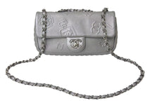 Load image into Gallery viewer, CHANEL シャネル チェーンショルダーバッグ 型押し 19番台 グレー 2014年 ココマーク シルバー金具 美品 中古 4c075852