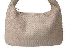 Load image into Gallery viewer, BOTTEGA VENETA ボッテガヴェネタ イントレチャート ワンショルダーバッグ ホーボーバッグ ラージ ピンクベージュ 美品 中古 4c075857