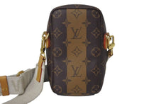 Load image into Gallery viewer, LOUIS VUITTON ルイヴィトン モノグラム ダブル フォンポーチ LVメイド ミニショルダーバッグ M81005 PVC レザー ブラウン 美品 中古 4c075997