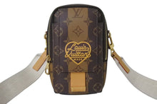 Load image into Gallery viewer, LOUIS VUITTON ルイヴィトン モノグラム ダブル フォンポーチ LVメイド ミニショルダーバッグ M81005 PVC レザー ブラウン 美品 中古 4c075997