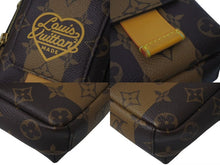 Load image into Gallery viewer, LOUIS VUITTON ルイヴィトン モノグラム ダブル フォンポーチ LVメイド ミニショルダーバッグ M81005 PVC レザー ブラウン 美品 中古 4c075997