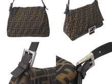 Load image into Gallery viewer, FENDI フェンディ マンマバケット ショルダーバッグ ズッカ柄 ブラウン コットンキャンバス レザー シルバー金具 美品 中古 4c076005