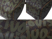 Load image into Gallery viewer, 極美品 LOUIS VUITTON ルイヴィトン モノグラム グラフィティ キーポル50 M92196 ブラウン カーキ ゴールド金具 中古 4c076091