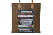 画像をギャラリービューアに読み込む, LOUIS VUITTON ルイヴィトン キャリーイット トートバッグ M45198 VHSプリント ブラウン ゴールド金具 美品 中古 4c076126