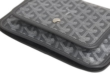 Load image into Gallery viewer, 極美品 GOYARD ゴヤール プリュメ ポーチウォレット ショルダーバッグ PLUMETPMLTY51CL51P グレー シルバー金具 中古 4c076127