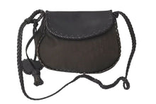 Load image into Gallery viewer, CHRISTIAN DIOR クリスチャンディオール ショルダーバッグ トロッター エスニックライン ブラウン シルバー金具 美品 中古 4c076180
