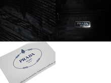 Load image into Gallery viewer, 極美品 PRADA プラダ NEW VELA ショルダーバッグ スタッズ トライアングルロゴ 1BC087 ブラック レッド シルバー金具 中古 4c076186