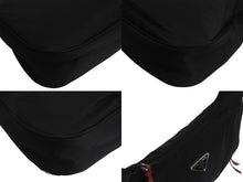 Load image into Gallery viewer, 極美品 PRADA プラダ NEW VELA ショルダーバッグ スタッズ トライアングルロゴ 1BC087 ブラック レッド シルバー金具 中古 4c076186