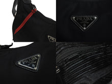 Load image into Gallery viewer, 極美品 PRADA プラダ NEW VELA ショルダーバッグ スタッズ トライアングルロゴ 1BC087 ブラック レッド シルバー金具 中古 4c076186