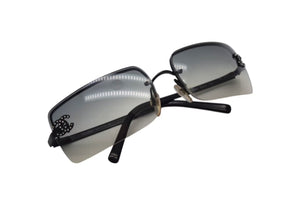 CHANEL シャネル サングラス リムレス ココマーク ラインストーン 62◻︎15 120 ブラック クリア シルバー金具 美品 中古 4c076189