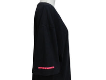Load image into Gallery viewer, CHROME HEARTS クロムハーツ レター ロゴ プリント 半袖Tシャツ 新型 コットン ブラック ピンク サイズL 美品 中古 4c076192