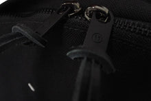 Load image into Gallery viewer, 極美品 MAISON MARGIELA メゾンマルジェラ リュック バックパック s55wa0124 ステッチ ブラック ナイロン 中古 4c076215