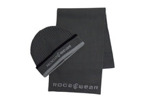 Load image into Gallery viewer, 新品未使用 ROCAWEAR ロカウェア knit hat &amp; scarf ニットハット &amp; スカーフ セット グレー アクリル 中古 4c076261