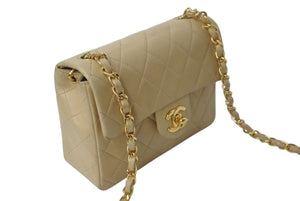 CHANEL シャネル ミニマトラッセ 17 チェーンショルダーバッグ A01115 5番台 ラムスキン ココマーク ベージュ 美品 中古 4c076296