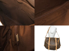 Load image into Gallery viewer, LOUIS VUITTON ルイヴィトン モノグラム ソミュール 43 M42252 ショルダーバッグ ブラウン ゴールド金具 良品 中古 4c076297