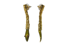 Load image into Gallery viewer, 極美品 Vivienne Westwood ヴィヴィアンウエストウッド ピアス 両耳 スネーク 蛇 GP グリーン レッド ゴールド金具 中古 4c076319