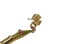 Load image into Gallery viewer, 極美品 Vivienne Westwood ヴィヴィアンウエストウッド ピアス 両耳 スネーク 蛇 GP グリーン レッド ゴールド金具 中古 4c076376