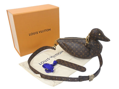 新品同様 LOUIS VUITTON ルイヴィトン × NIGO ニゴー ダック バッグ ショルダーバッグ M45990 モノグラム アヒル 中古 4c076431