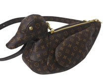 Load image into Gallery viewer, 新品同様 LOUIS VUITTON ルイヴィトン × NIGO ニゴー ダック バッグ ショルダーバッグ M45990 モノグラム アヒル 中古 4c076431