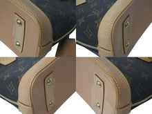 Load image into Gallery viewer, LOUIS VUITTON ルイヴィトン アルマBB 2WAYハンドバッグ 現行モデル M46990 モノグラム ゴールド金具 美品 中古 4c076440