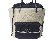 Load image into Gallery viewer, 極美品 CHANEL シャネル ラージココネージュ ショッピングバッグ A57582 チェーントートバッグ 26番台 巾着型 ココマーク ボア 中古 4c076462