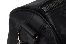Load image into Gallery viewer, 極美品 LOUISVUITTON ルイヴィトン キーポルバンドリエール45 M40569 モノグラムエクリプスキャンバス レザー 中古 4c076502