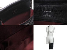 Load image into Gallery viewer, CHANEL シャネル CC ミニ ウェイターバッグ ショルダーバッグ キャビアスキン ブラック アンティークシルバー金具 21番台 ロングウォレット付き 美品 中古 4c076526