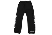 Load image into Gallery viewer, 新品未使用 CHROME HEARTS クロムハーツ スウェットパンツ サイズS ホースシュー サイドロゴ プリント ブラック 中古 4c076531