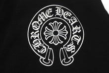 Load image into Gallery viewer, 新品未使用 CHROME HEARTS クロムハーツ スウェットパンツ サイズS ホースシュー サイドロゴ プリント ブラック 中古 4c076531