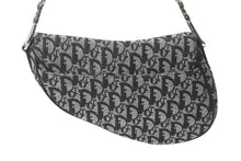 Load image into Gallery viewer, Christian Dior クリスチャンディオール トロッター サドルバッグ ブラック ガリアーノ期 シルバー金具 ワンショルダー ロゴ 美品 中古 4c076533