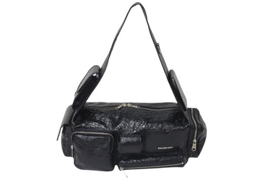極美品 BALENCIAGA バレンシアガ スーパービジィ スモール スリングバッグ アリーナラムスキン 702167・1000・N527277 ブラック 中古 4c076535