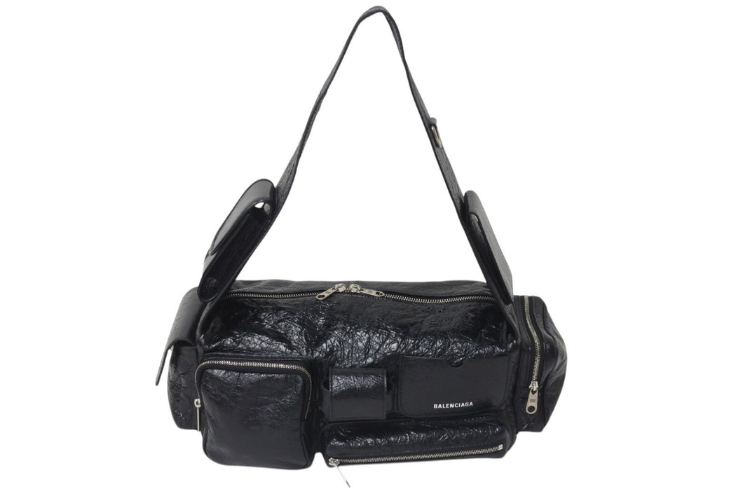 極美品 BALENCIAGA バレンシアガ スーパービジィ スモール スリングバッグ アリーナラムスキン 702167・1000・N527277 ブラック 中古 4c076535