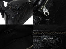 Load image into Gallery viewer, 極美品 BALENCIAGA バレンシアガ スーパービジィ スモール スリングバッグ アリーナラムスキン 702167・1000・N527277 ブラック 中古 4c076535