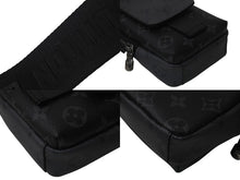 Load image into Gallery viewer, 極美品 LOUIS VUITTON ルイヴィトン ショルダーバッグ M81321 ダブルフォンポーチ エクリプスブラック シルバー金具 中古 4c076555