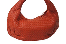 Load image into Gallery viewer, 極美品 BOTTEGA VENETA ボッテガ ヴェネタ イントレチャート セミショルダーバッグ 232499 ワンショルダーバッグ レザー レッド 美品 4c076573