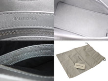 Load image into Gallery viewer, 極美品 BALENCIAGA バレンシアガ ハンドバッグ MARY KATE XS メアリーケイト XS シルバー レザー 747036 中古 4c076583