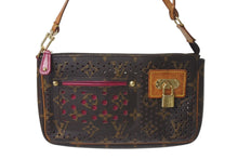 Load image into Gallery viewer, LOUIS VUITTON ルイヴィトン モノグラムペルフォ ポシェットアクセソワール アクセサリーポーチ M95183 フューシャ 美品 中古 4c076623