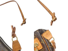 Load image into Gallery viewer, LOUIS VUITTON ルイヴィトン モノグラムペルフォ ポシェットアクセソワール アクセサリーポーチ M95183 フューシャ 美品 中古 4c076623