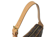 Load image into Gallery viewer, LOUIS VUITTON ルイヴィトン ハンドバッグ クロワッサンMM M51512 モノグラムキャンバス ブラウン 美品 中古 4c076657