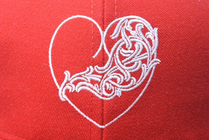 新品未使用 CHROME HEARTS クロムハーツ ベースボールキャップ 帽子 サイズ7 1/4 ケルティックハート ハート刺繍 中古 4c076736