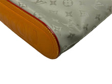 Load image into Gallery viewer, Louis Vuitton ルイヴィトン モノグラム・チタニウム ポシェットコスモス グレー M63240 セカンドバッグ 良品 中古 4c067736